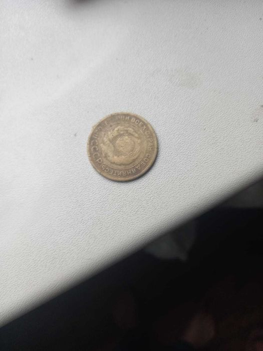 Продам монету стариную