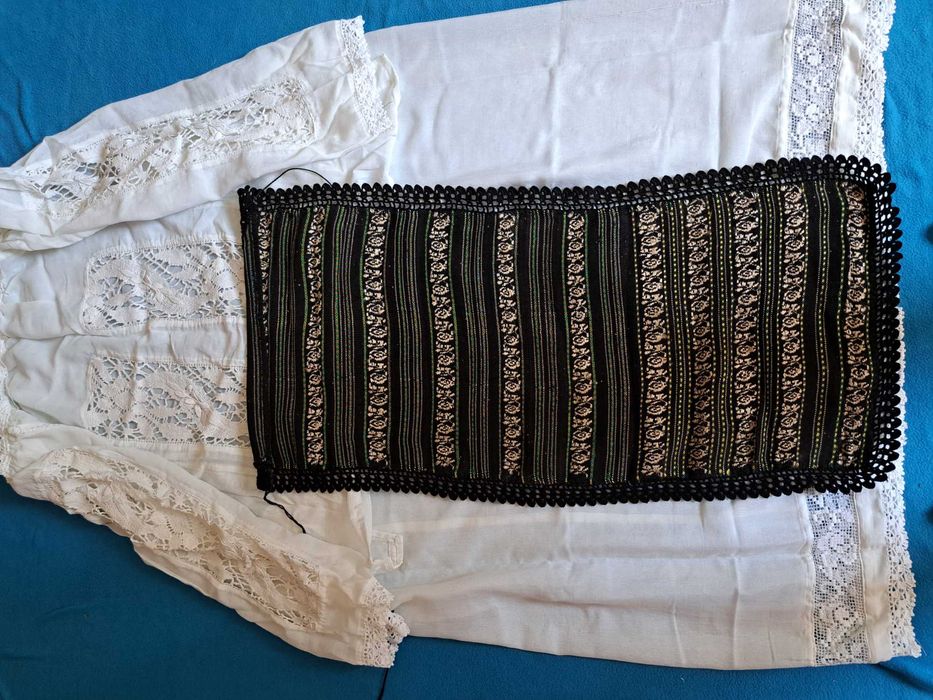 Costum popular vechi 60-70 ani, traditional oltenesc lucrat manual