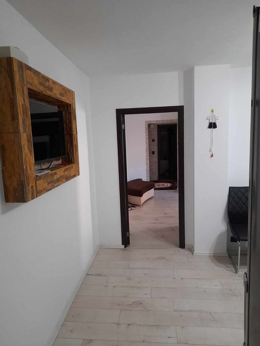 Închiriez apartament cu 3 camere in Dorobanți 1
