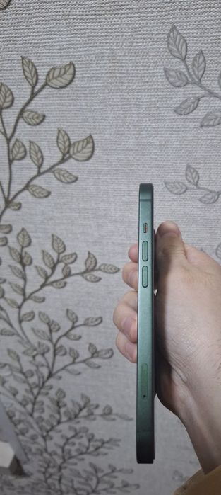 Продается Iphone 13 green