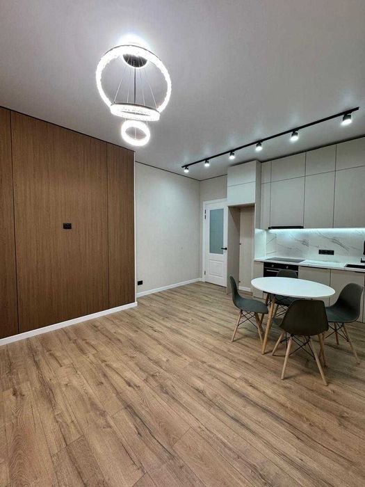 Продам 2-х ком квартиру РН Парк Победы