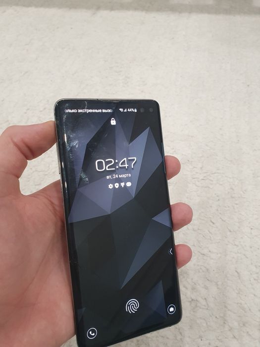 Продам samsung s10+