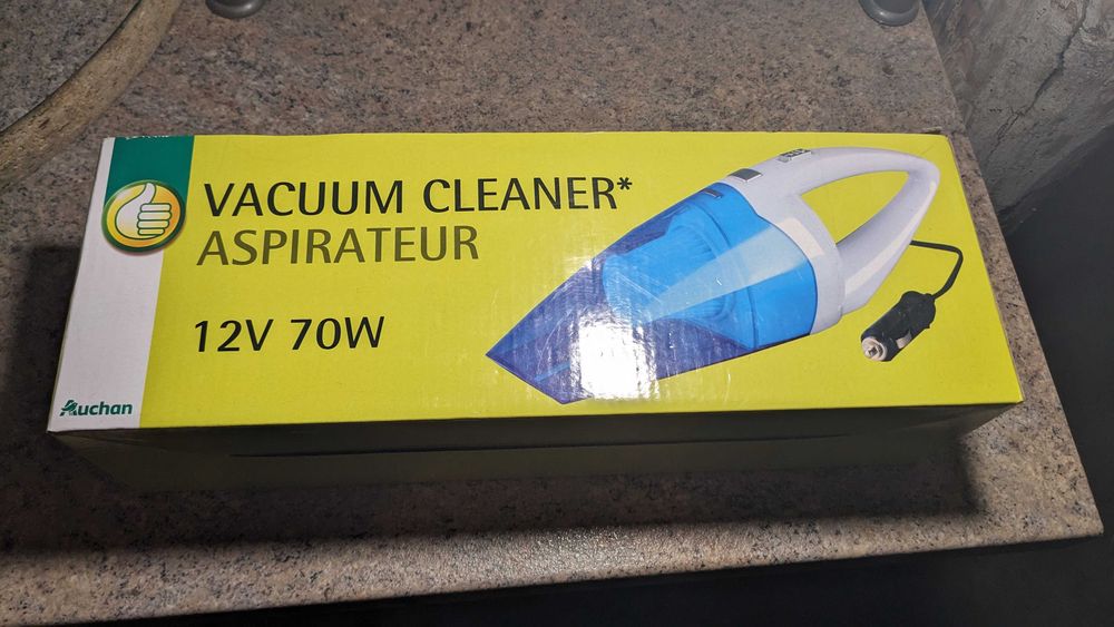 Aspirator auto 12V 70W cu fir
