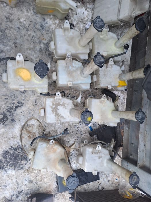 Омывателный бачок тайота