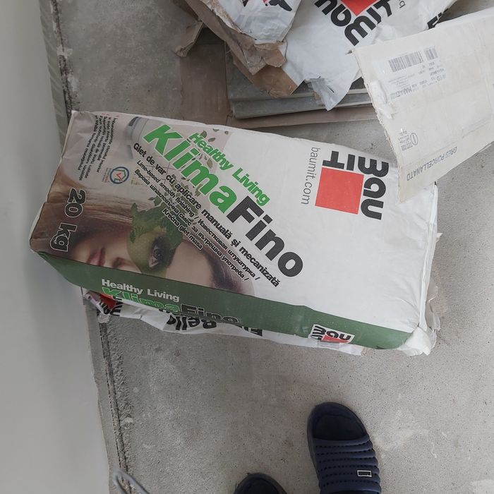 Dispozitiv de ridicat placi