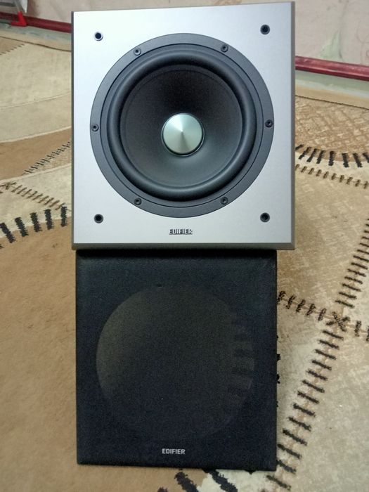 Продам активный сабвуфер EDIFIER T5 в отличном состоянии.