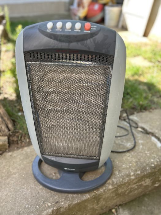 Radiator cu halogen
