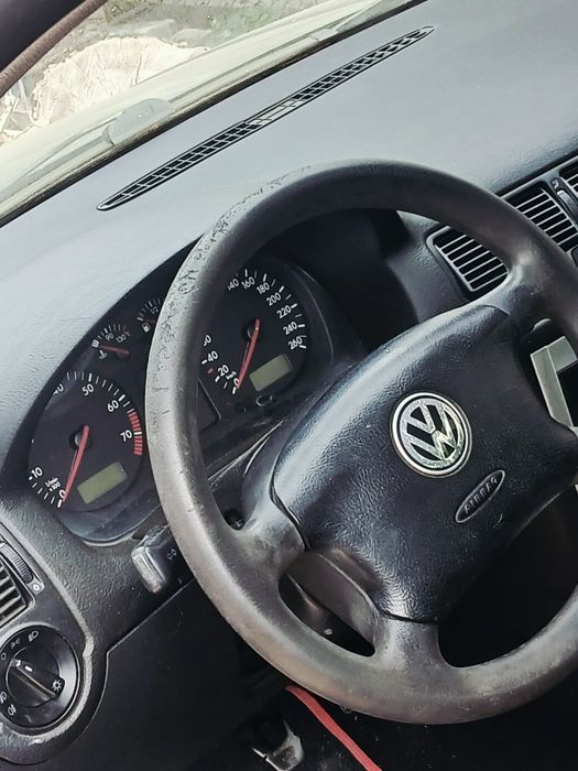 ГОЛФ 4 200.Бензин