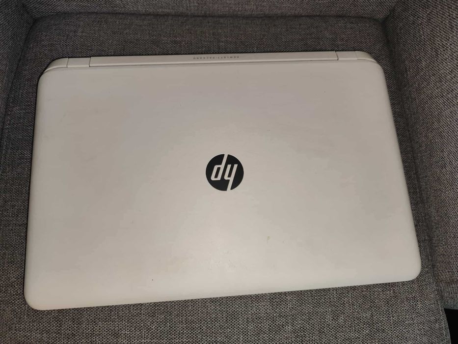 Laptop HP Pavilion 226, 17Inch, Amd, 8Gb Ram, ssd nou, baterie noua!
