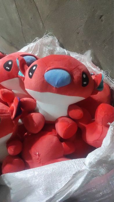 Yumshoq oyinchoqlar sehdan optimga sotiladi