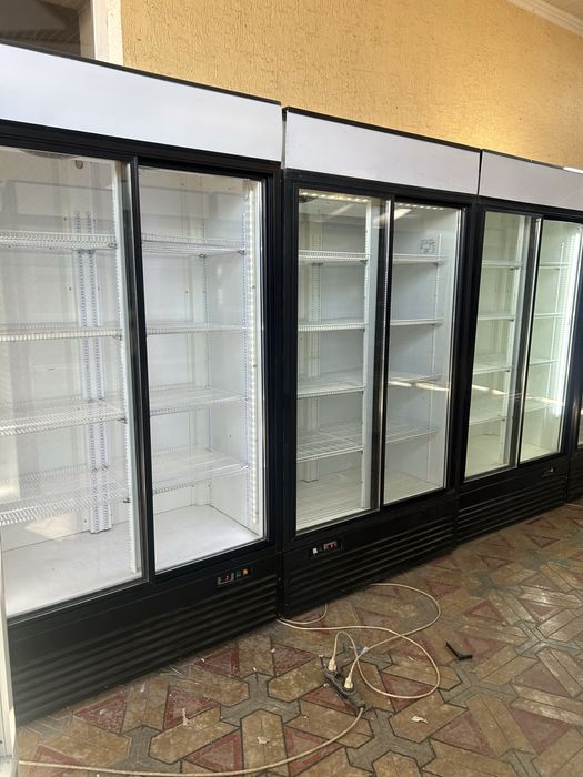 Витринный Холодильник