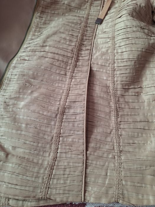 Продам ветровку женскую