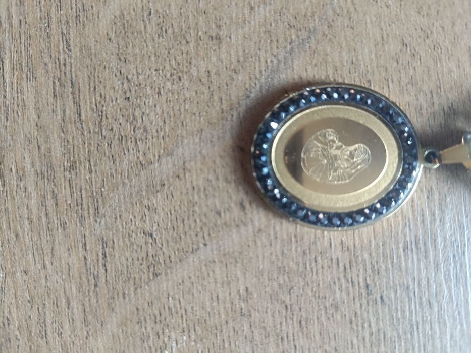 Нов синджир от медицинско злато 18 карата покритие .