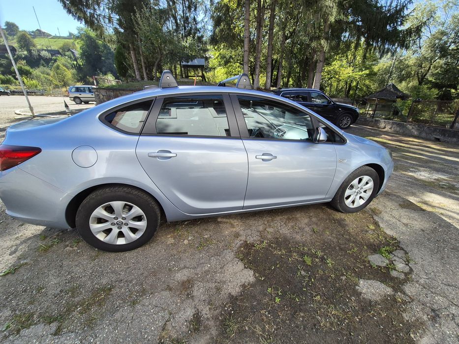 Opel Astra J sedan 1.4 turbo