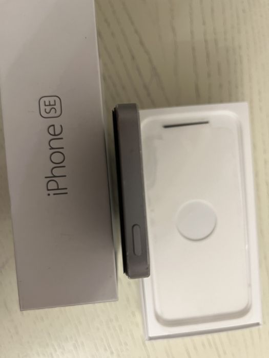 iPhone 5 se тефон Appel, iOs