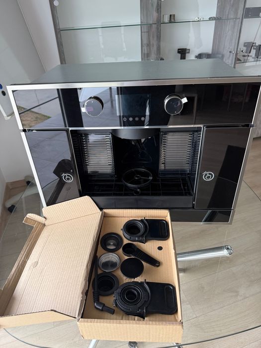 Espressor Incorporabil TEKA Nou – Multi-Capsule & Cafea Măcinată (Toate accesoriile incluse)