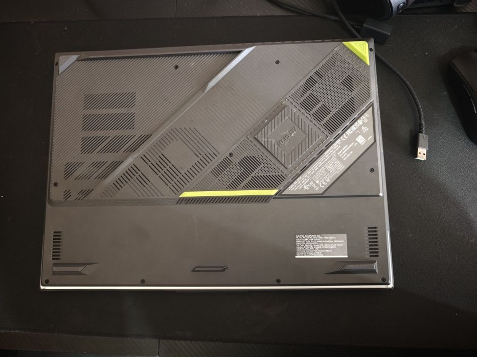 ASUS ROG Strix G18/AMD Ryzen 9 9955HX/NVidia RTX 5070 8GB/16GB RAM/1TB SSD/18' 2560x1600 240hz IPS