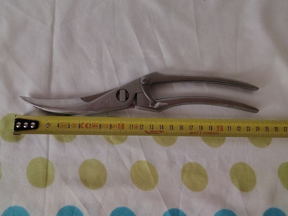 Foarfecă veche din oțel inoxidabil