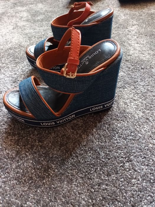 Gucci Amina Muaddi Alexander Wang Louis Vuitton