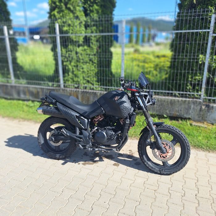 Vand Honda varadero 125 xl poate fi condus cu A1