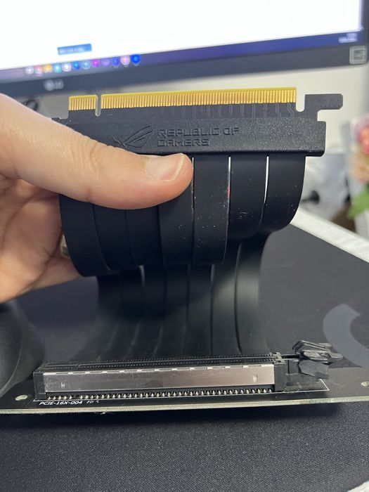 Carcasa Phanteks Eclipse P600S + Riser Asus Rog