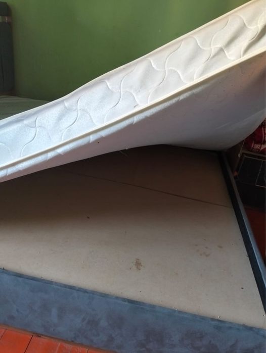 Спальный с матрасом новый