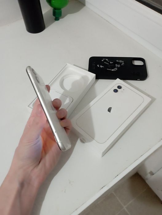 Айфон 11 в идеальном состоянии