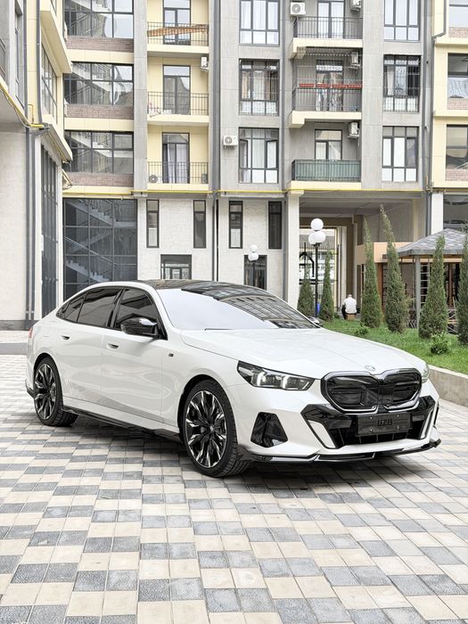 Bmw i5 restaling bosh to'lov 19500$ bir kunda olib keting
