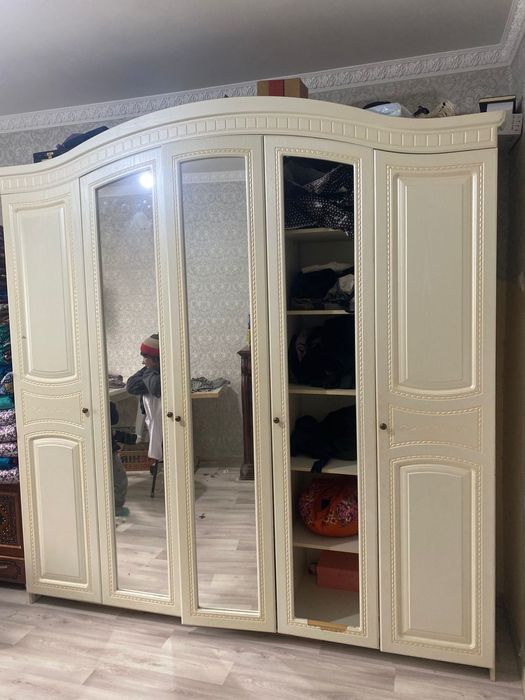 Шифоньер жақсы жагдайда