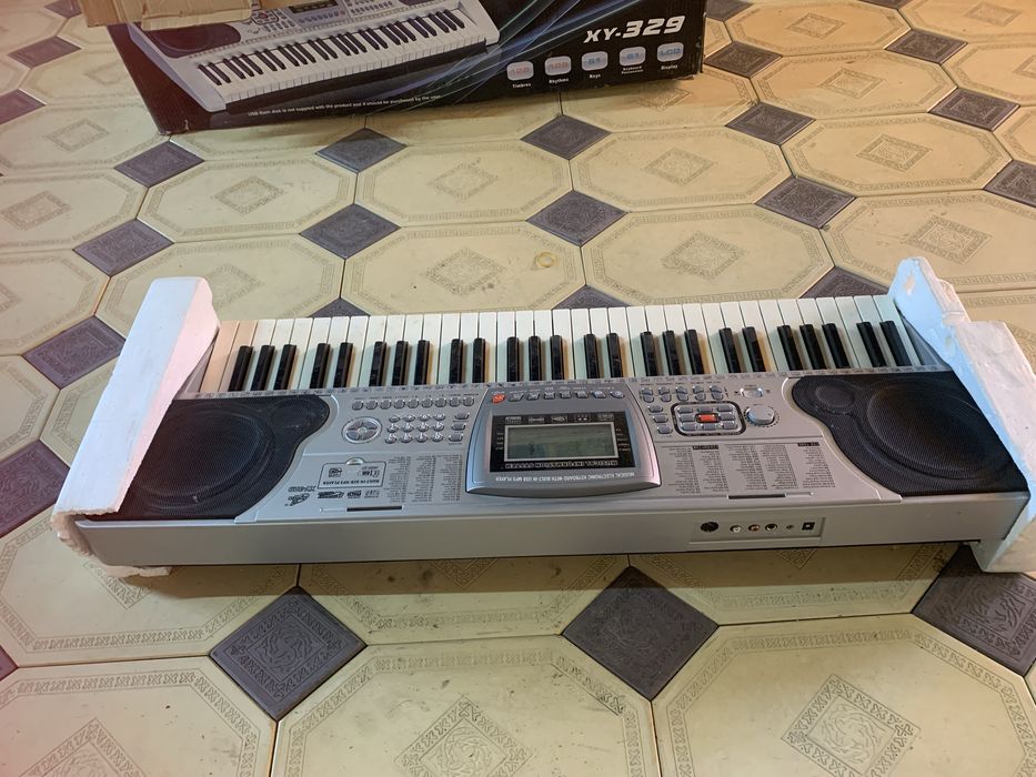 Продаётся ённика ( музыкальный инструмент ),б/у………………………………………………………..