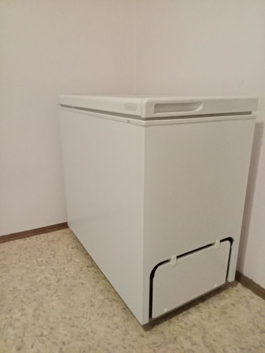 Продам морозильник