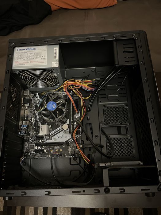 Компютър за игри или настолен