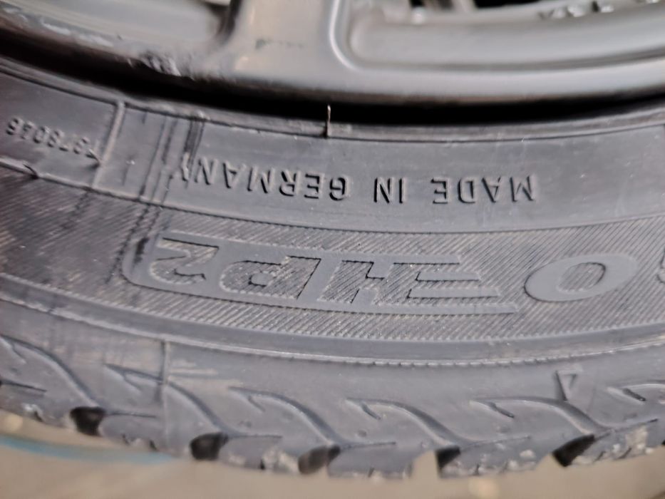 Jante grupul WAG cu anvelope noi de iarnă, mărimea 225/45/R17 DOT 2425