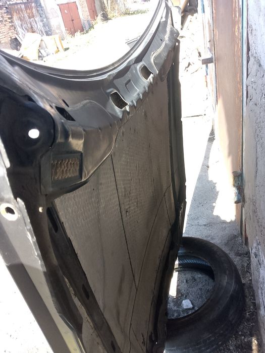 Капот на Мерседес w124 доресталийнг