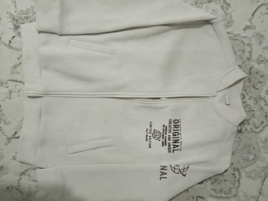 Срочно Продам кофту отличная