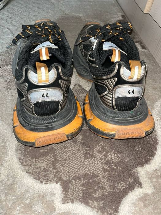 Balenciaga 3XL .black orange
size 44
