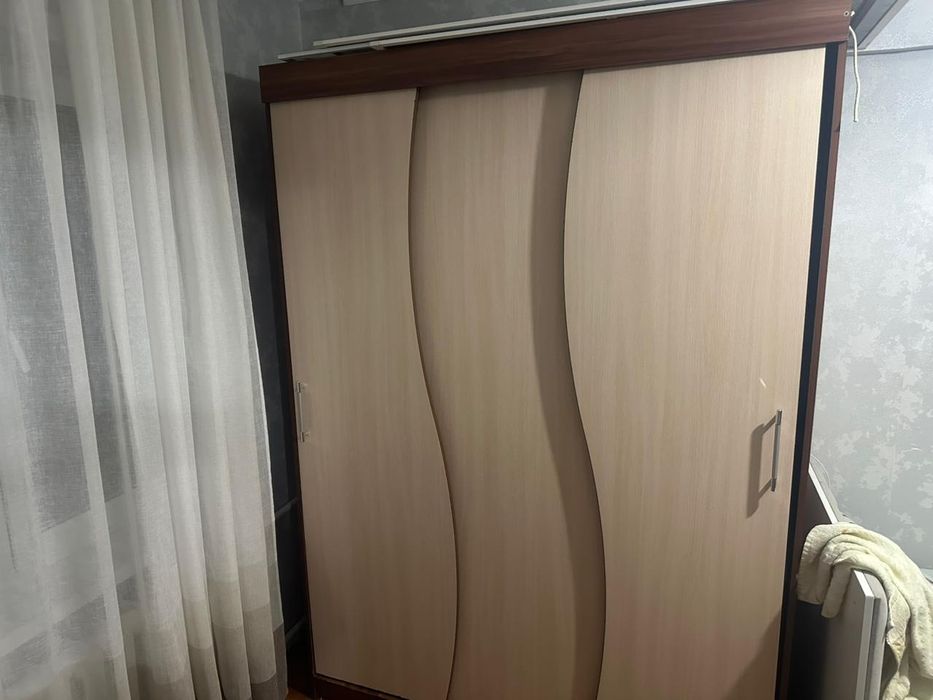 Продам  шкаф купе
