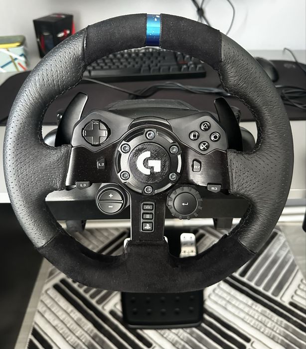 Vând volan logitech g923 varianta compatibilă cu PS