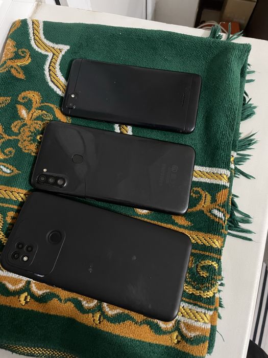 Продаеься 3 телефона все рабочие