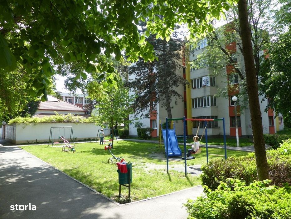 De vanzare apartament cu 3 camere, Tg. Mures, Zona Budai
