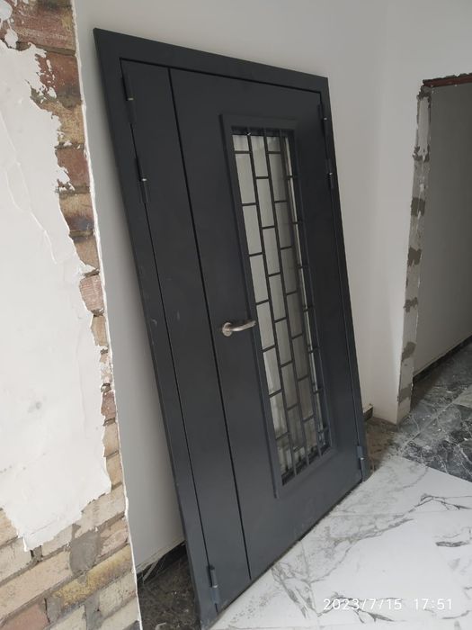 Входные железные двери