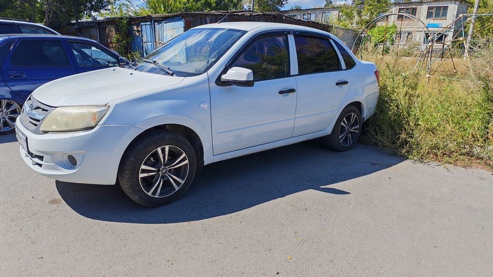 Продам автомобиль Lada Granta 2012