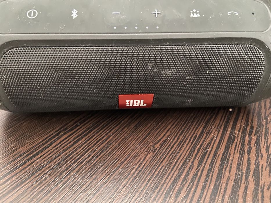 Продам оригинал jbl колонку