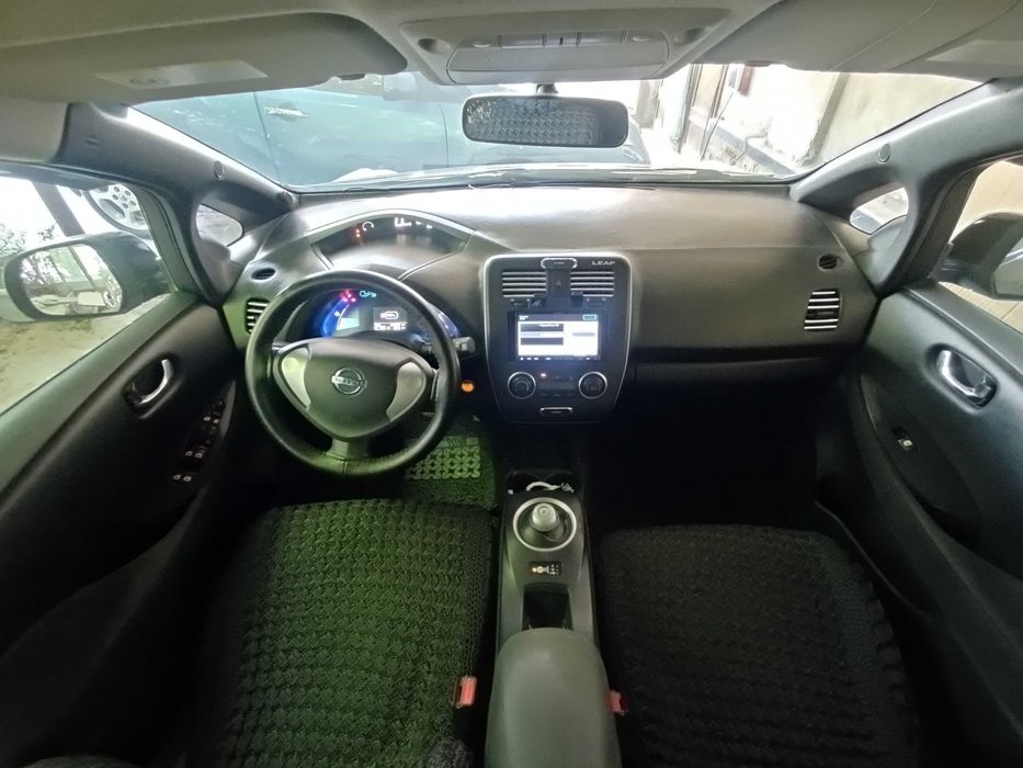 Электромобиль Nissan Leaf 2013