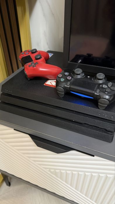 Продаю Play station 4 Pro
