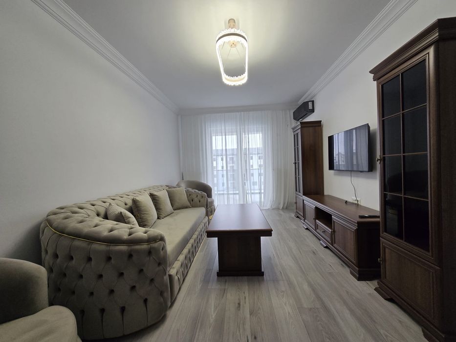 Apartament 2 camere mobilat, lift si parcare inclusa