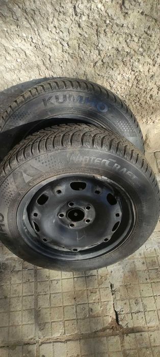 Зимни гуми Кумхо 2 броя с джанти