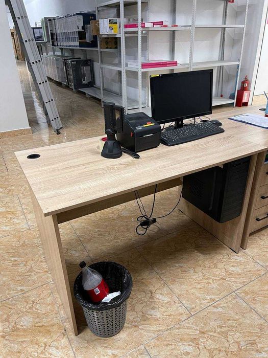 Офисный стол шкаф