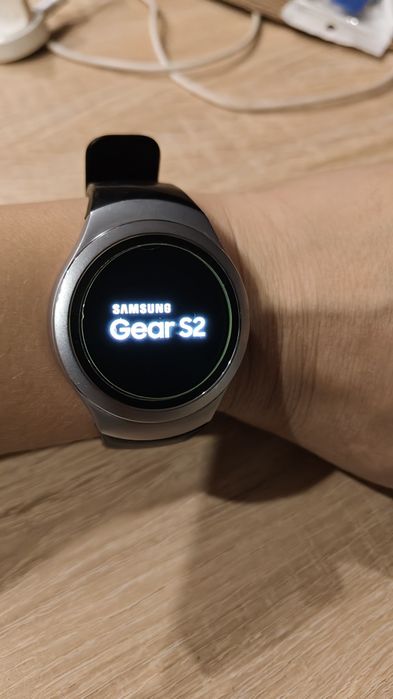Смарт-часы Samsung Gear s2