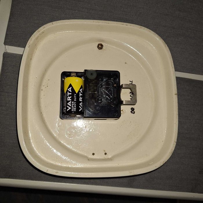 Ceas Kienzle de perete, ceramic